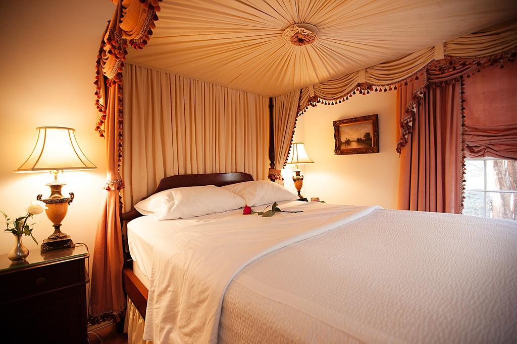 Monmouth Historic Inn Natchez Szoba fotó