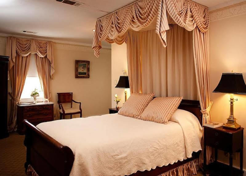 Monmouth Historic Inn Natchez Kültér fotó